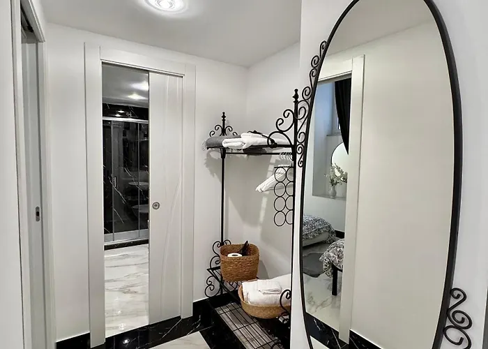 Ferdinando\'S Home